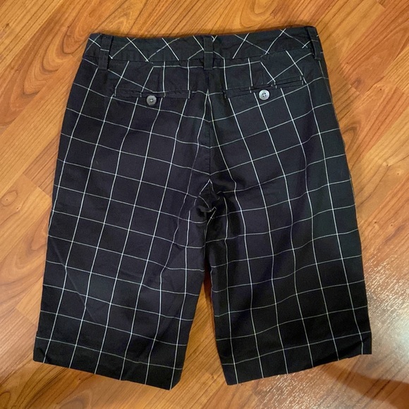 Tommy Hilfiger Bermuda Shorts - Picture 5 of 8